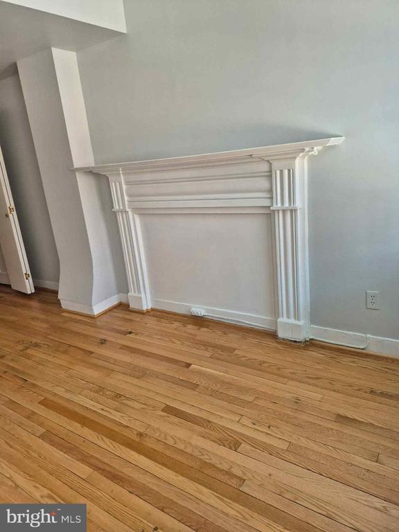 Photo - 25 S Market St Unit APT 2