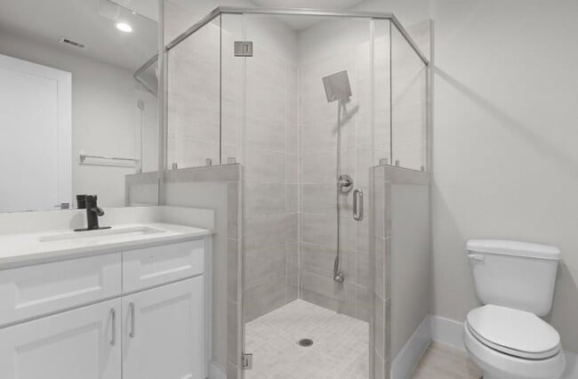 Photo - 836 Fisher St