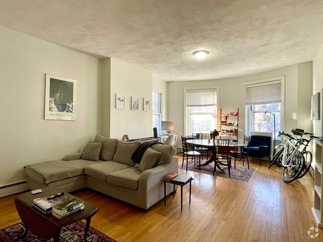 Building Photo - 550 Tremont St Unit 4 Rental