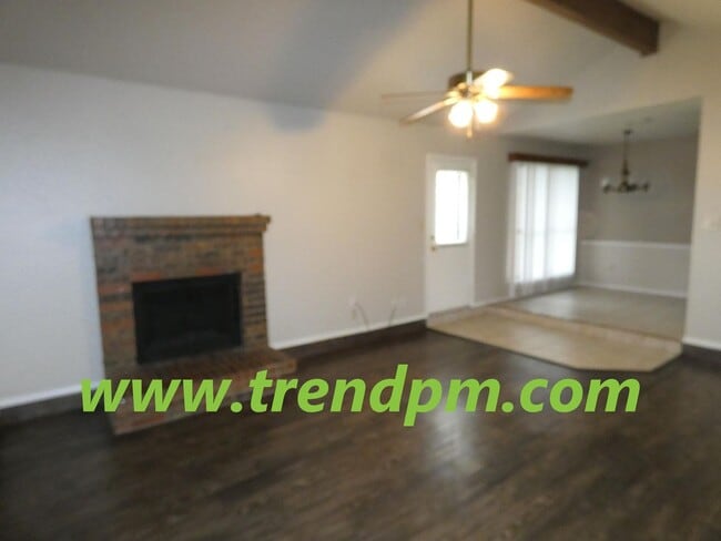 Photo - 412 Asbury Dr