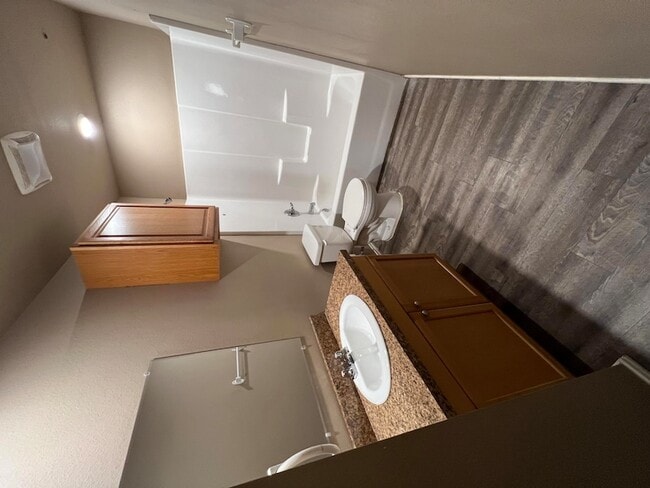 Photo - 2914 E Cornell St