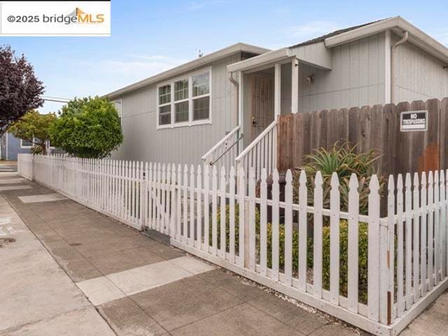 Building Photo - 5823 Eastlawn St Rental