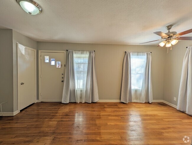 Building Photo - 307 San Angelo Unit 307 San Angelo Rental