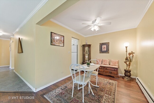 Building Photo - 1440 N Evergreen Ave Unit 1c