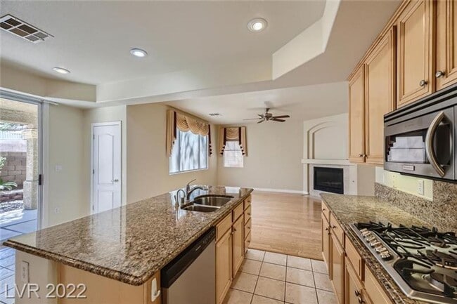 Photo - Summerlin Stunner