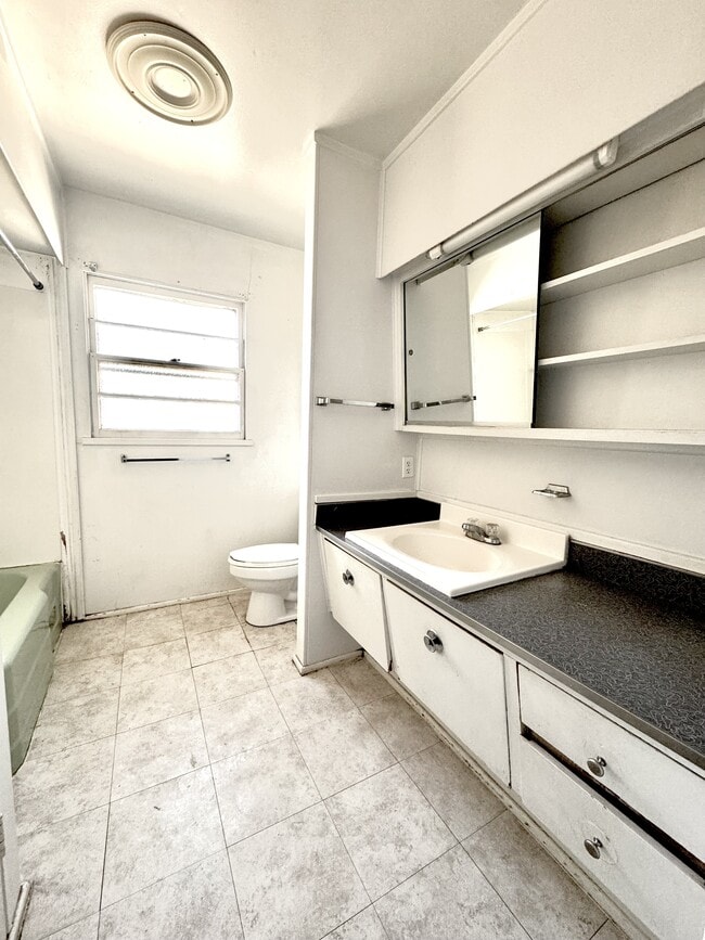 Photo - 2904 S Fairfield St