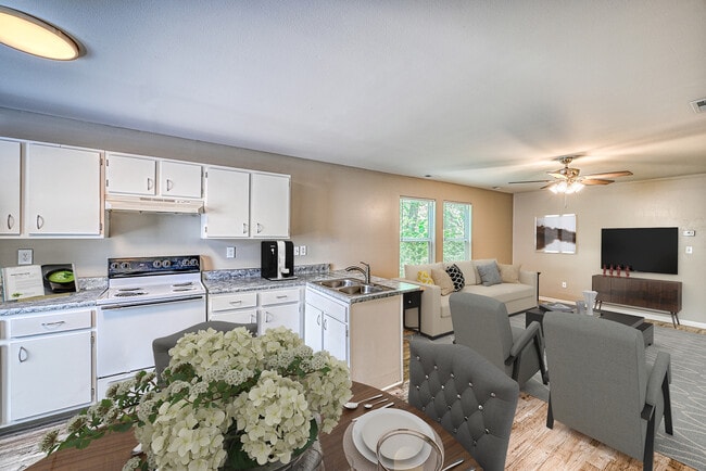 Photo - Main Street Apartments