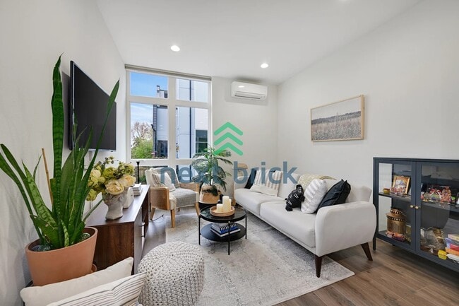 Photo - 2 BED & 2 BATH TOWNHOUSE FOR RENT