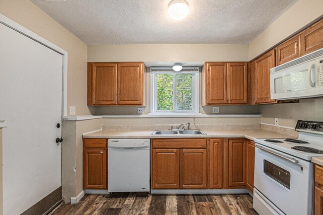Photo - 4434 E Willoughby Rd