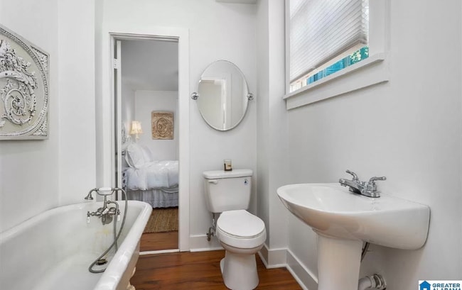 Photo - 1441 Milner St S