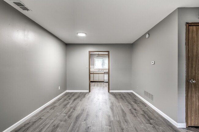 Photo - 18 Redwood Dr