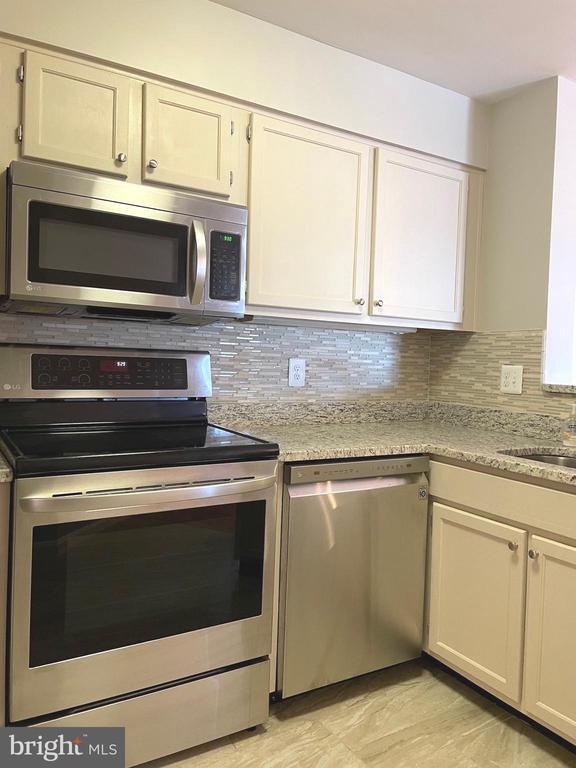 Photo - 1100 Quaker Hill Dr Unidad 421