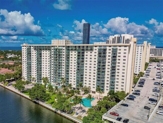 Photo - 19390 Collins Ave Unit 904