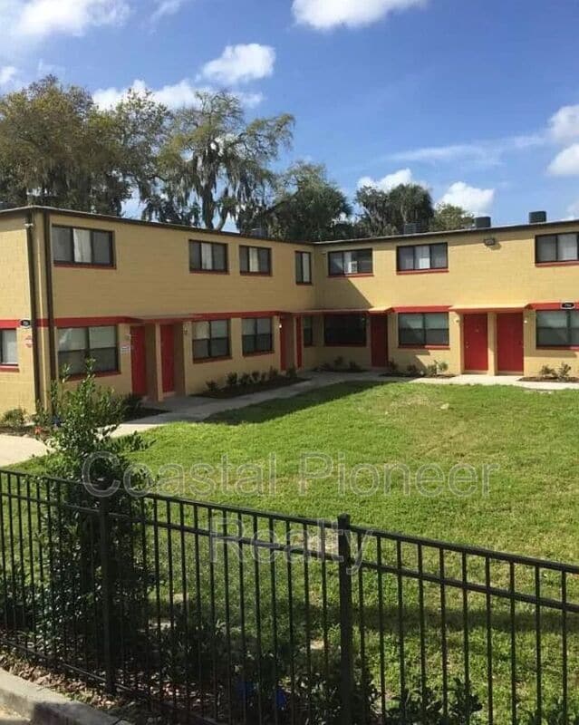 Building Photo - 706 M.L.K. Blvd S Unit A3