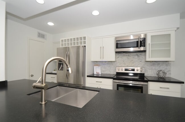 Photo - 5524 Beverly Hill St Unit 2