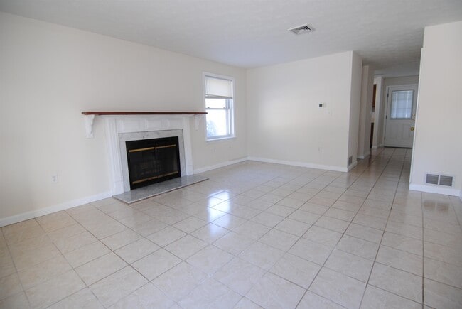 Photo - 18 Cadogan Way