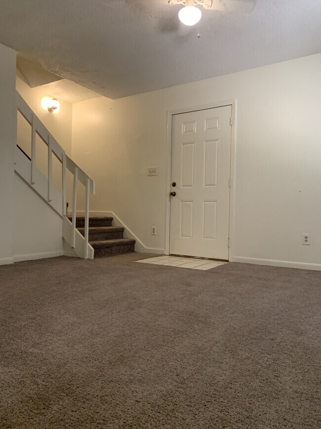 Photo - 103 S College St