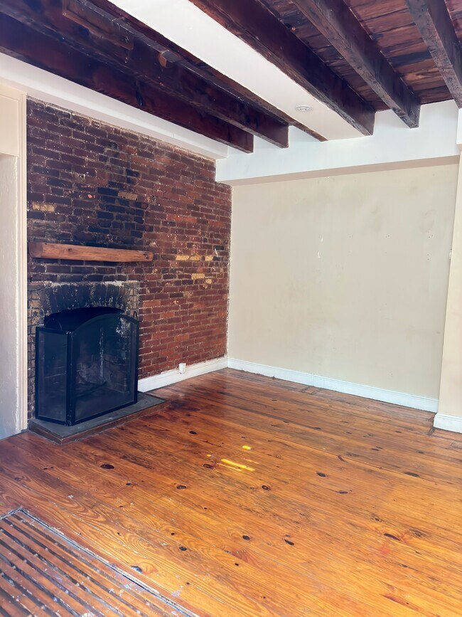 Photo - 623 American#F