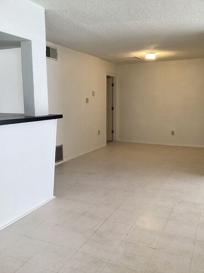 Spacious Vintage 3 Bed 1 Bath! House House Rental in Portales, NM