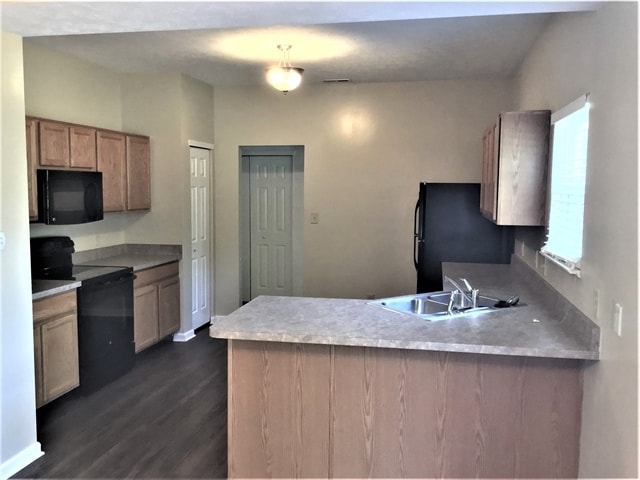 Photo - 8036 Chesterhill Way