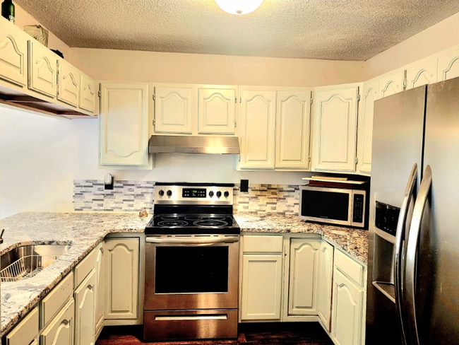 Photo - 701 Parkway Vista Dr