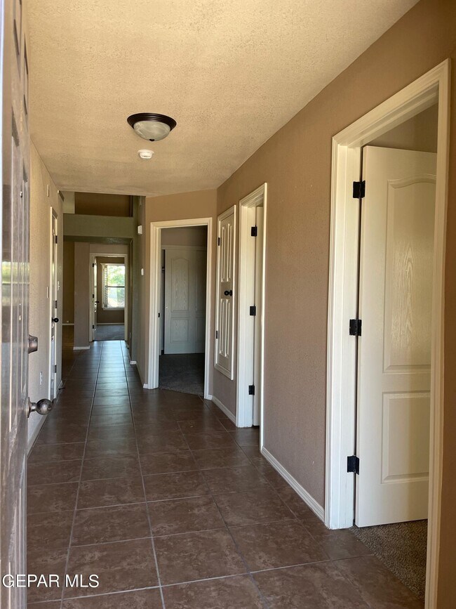 Photo - 3233 Muddy Point Ln