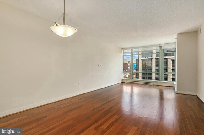 Photo - 1150 K St NW Unidad 1104