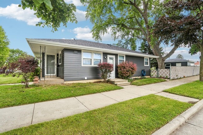 Photo - 2223 Grove Ave