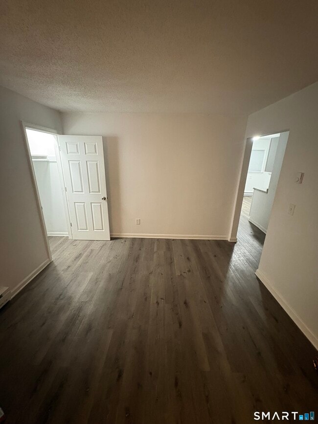 Photo - 20 Shagbark Rd Unidad B