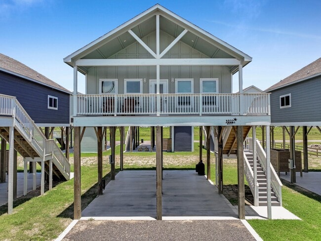 1032 Sunset Cir