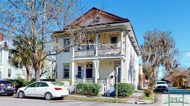Photo - 418 E 40th St House