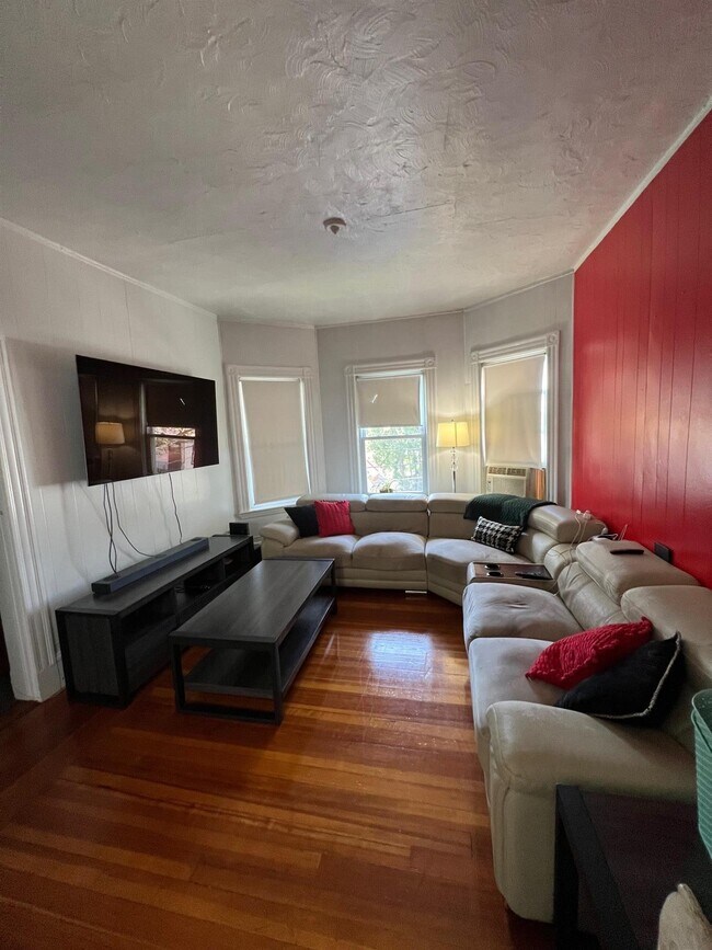 Photo - 35 Columbus Ave Unidad 2