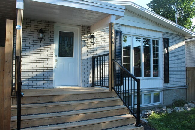 Photo - 356 Shakespeare St