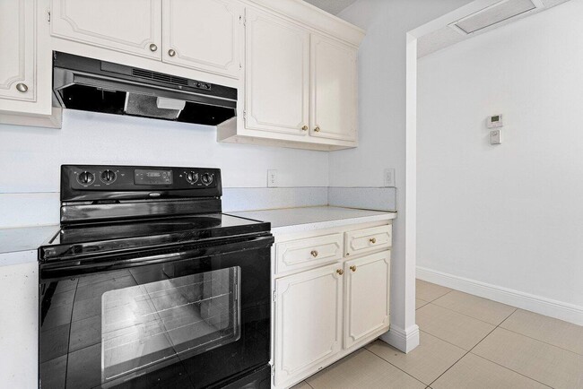 Photo - 1021 Flame Vine Ave