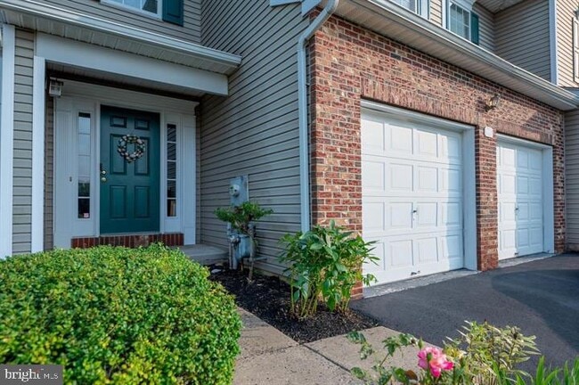 Photo - 908 Holly Ct