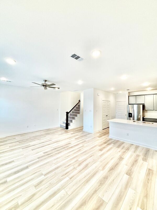 Photo - 219 Territory Trl