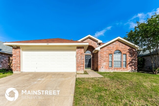 Building Photo - 717 Somerset Dr