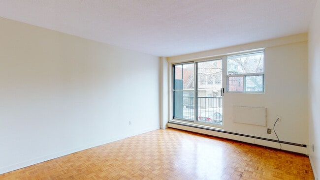 Photo - 335 MacLaren St. – The New Yorker