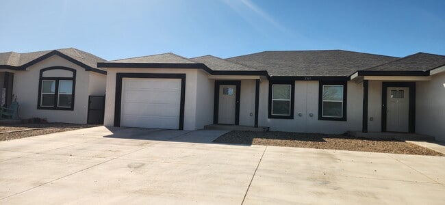 Building Photo - 2365 Marlene Blvd Unit B