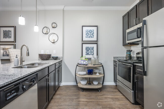 1BR, 1BA - 802SF - Kitchen