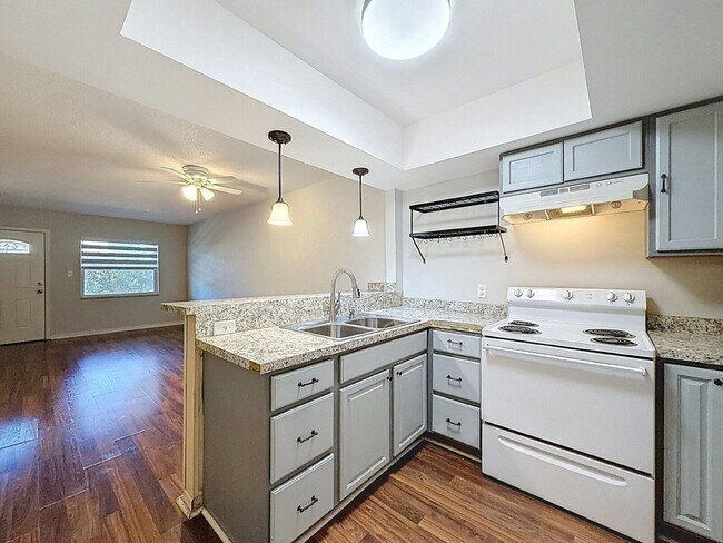 Photo - 8302 Bardmoor Blvd Unit 103