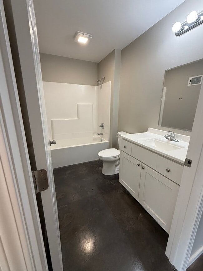 Photo - 2 Bedroom 1.5 Bathroom Duplex in Fruitland, MO