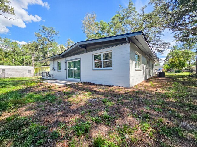 Photo - Beautifully Renovated 3/2 in Madison Park