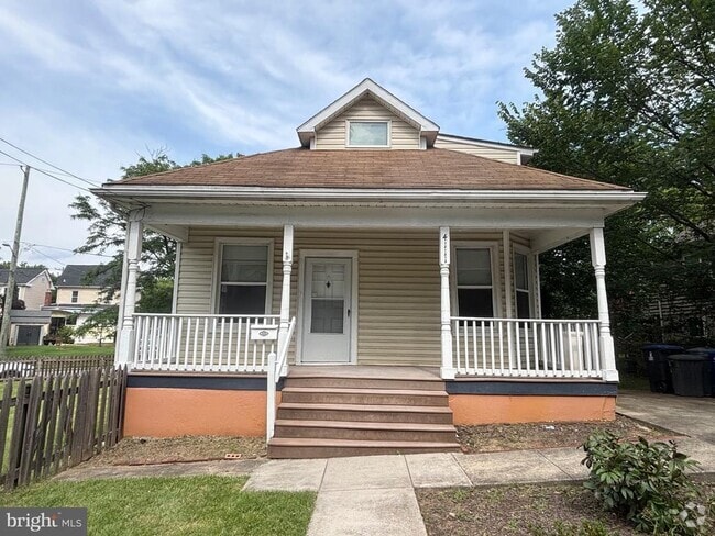 Building Photo - 4111 33rd St Rental