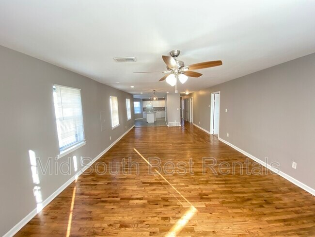 Photo - 646 Looney Ave