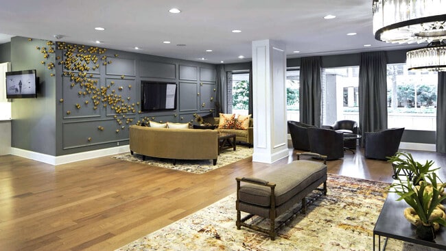 Photo - 2111 Richmond Hwy Unidad FL9-ID1022400P