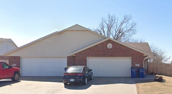 Photo - 107 W Husband Ct House