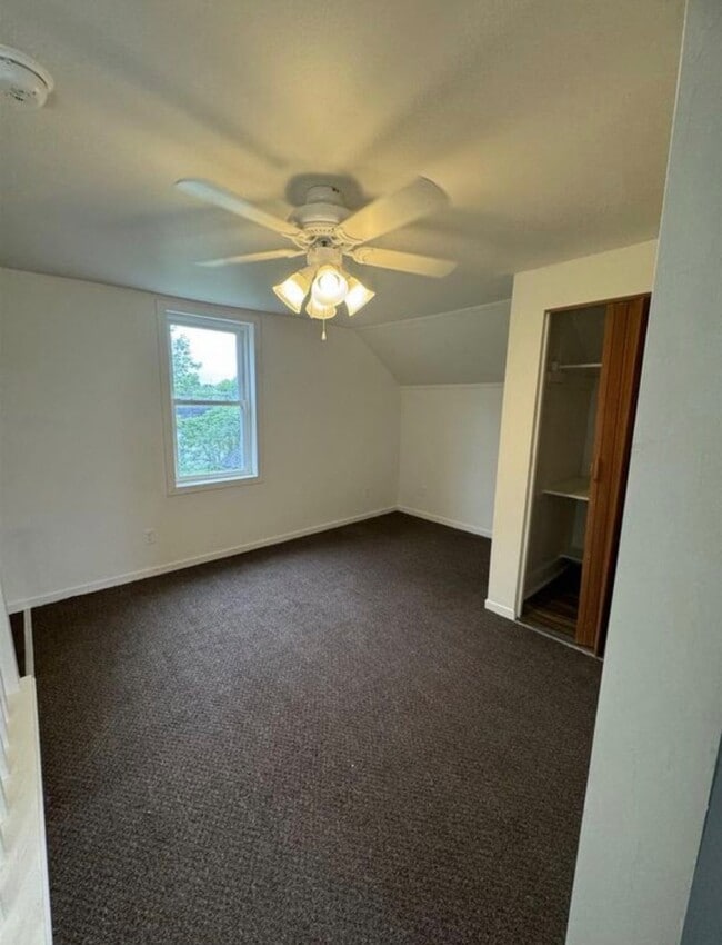 Photo - 123 Pine St