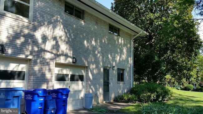 Photo - 5909 Lenox Rd