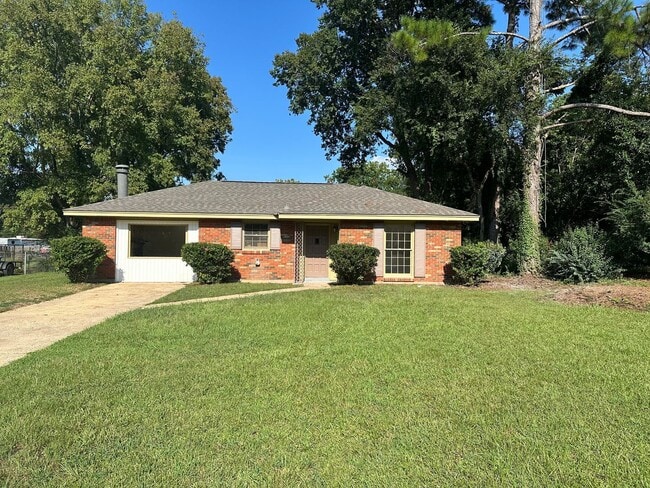 Lori St Prattville, AL Near Daniel Pratt a... - Lori St Prattville, AL Near Daniel Pratt a... House